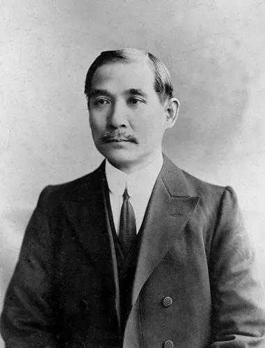 武昌起义前，革命党人的起义有什么特点。
1911年的武昌起义，直接让清政府走向末