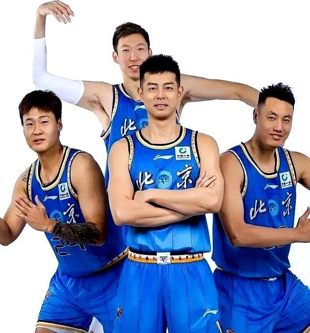 翟晓川，0分，昨晚那场球看完，手机屏幕都快被我捏碎了，不是输不起，是这输法让人窝