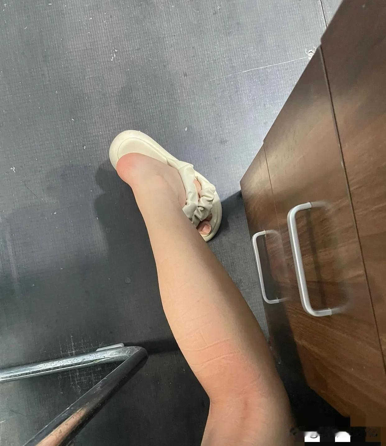 这下好了，整个办公室都知道我干嘛去了