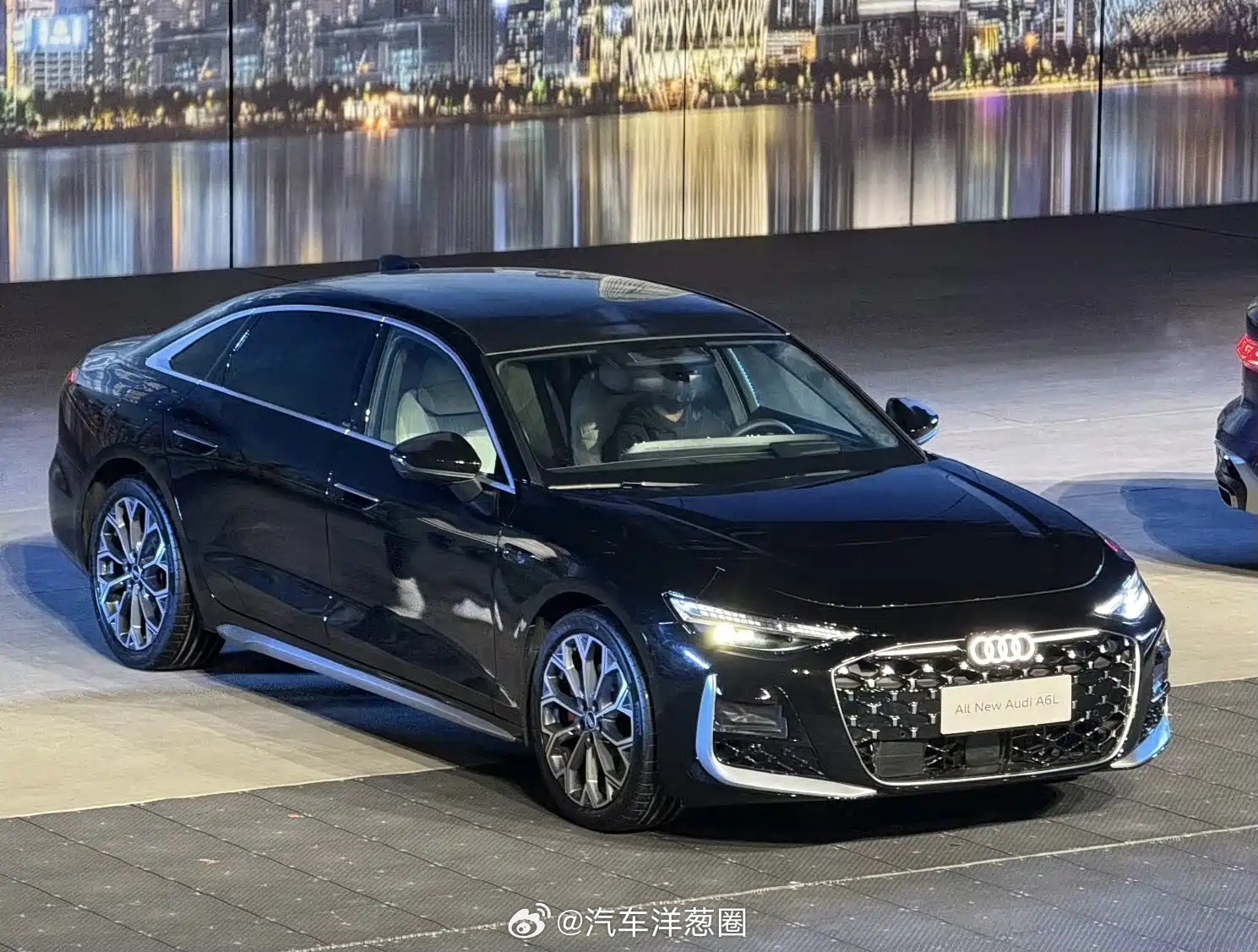 全新奥迪A6L首发，搭载双激光雷达，引入华为乾崑智驾技术燃油 中大型轿车车长51