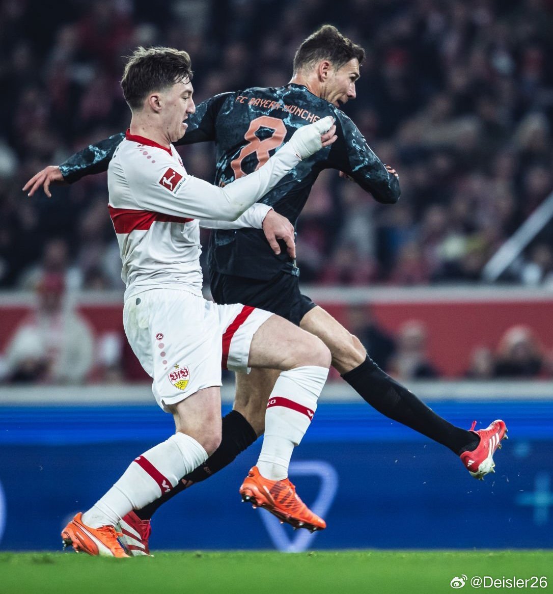 ➡️朱利安·納格爾斯曼證實，明天對陣瑞士的比賽中，雙後腰組合將由萊昂·格列茨卡和