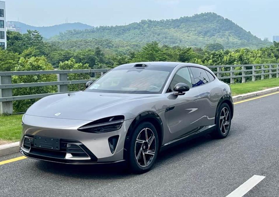 实拍小米YU7，颜值确实帅！


近期小米汽车可以说受到了不小的争议，但是从销量