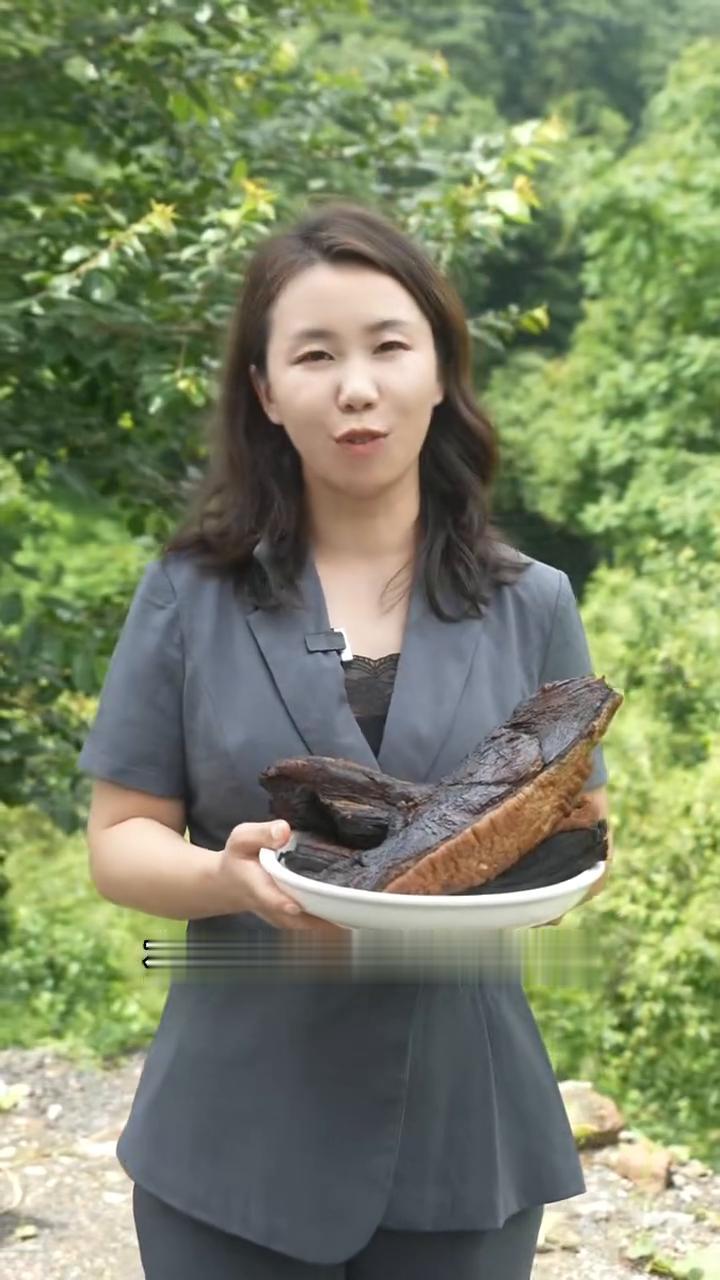 有很多的客户问我们，你们家的腊肉为什么瘦肉不塞牙？今天就告诉大家一点小窍门。肉其