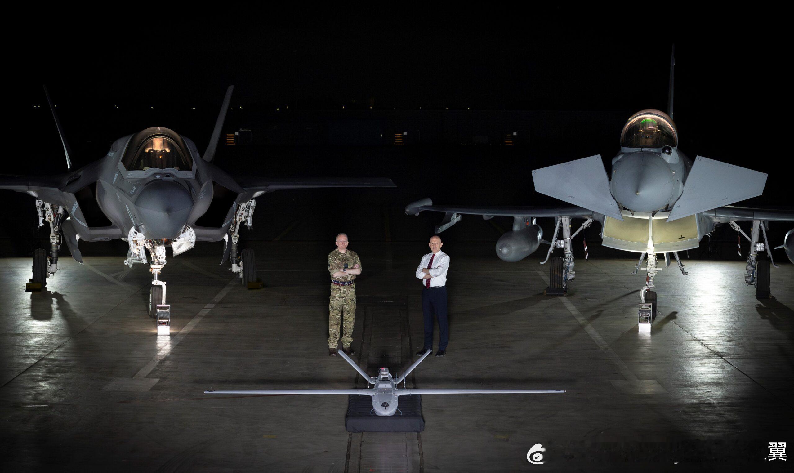 英国空军F-35B、台风和雷暴护肩（Stormshroud）电子战无人机 ​​​