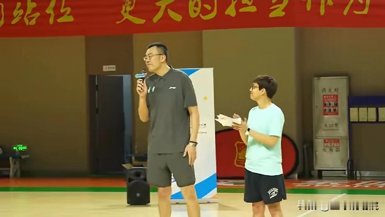 辽宁男篮小记者公开课，大韩现身并发表重要讲话！

辽宁男篮这个小记者活动非常好，