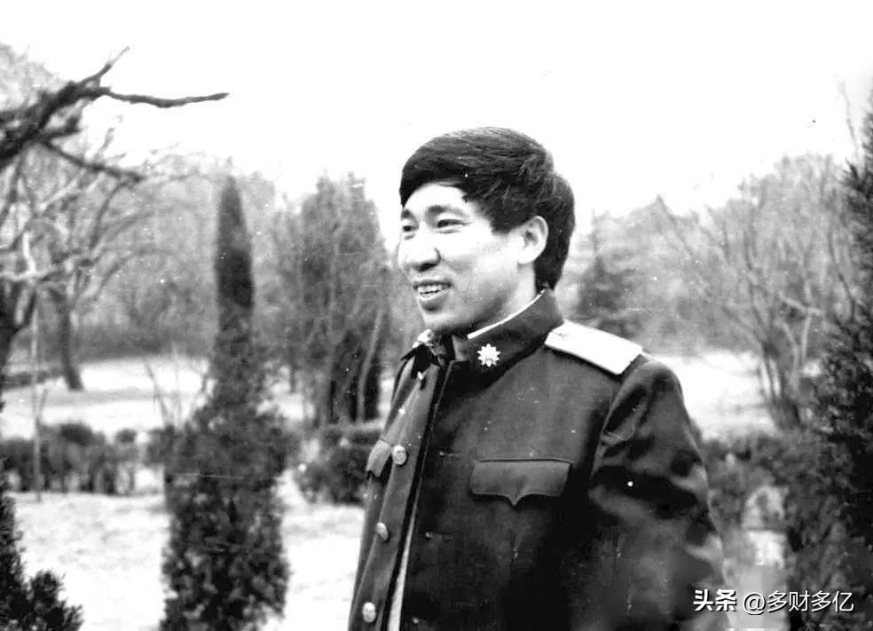 罕见！手续全办完、人已归田，退伍小兵竟被部队紧急召回，命运彻底翻盘
 
1981