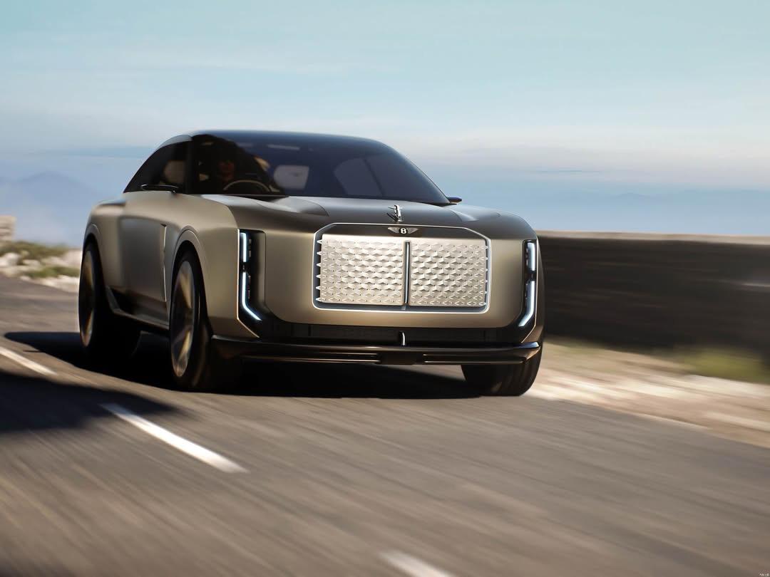 宾利今年即将面世的电车，大家觉得怎么样？