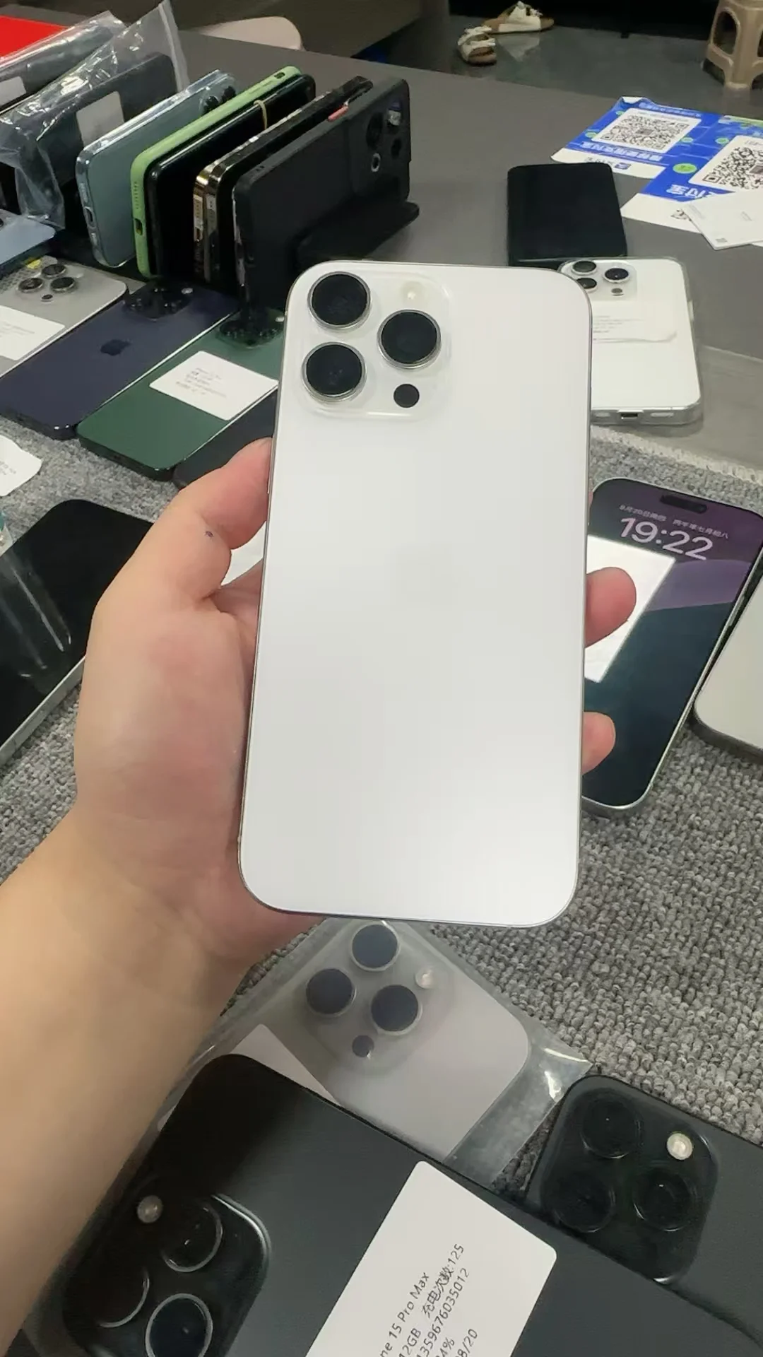 16promax  256 白色 电池90 4999开炸 成色新