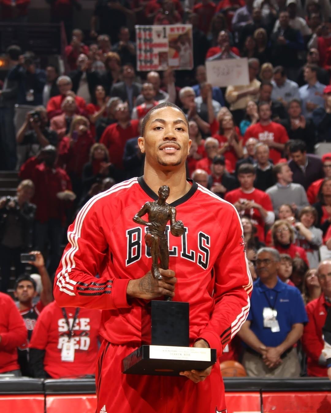 感謝羅斯，我們的青春❤️🖤芝加哥永遠的𝟏號，最美的玫瑰，永不凋謝🌹 