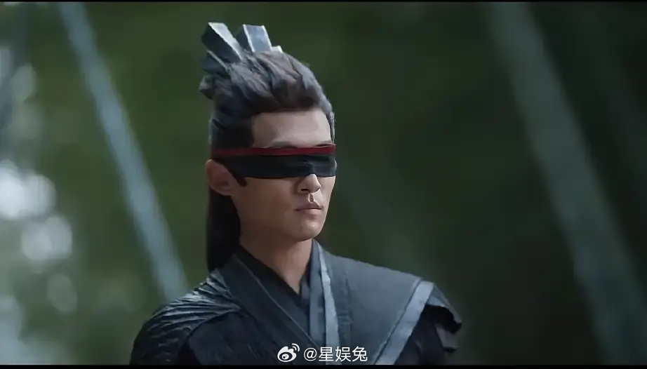 五竹叔和神庙使者见面了，没摘下眼罩时，一度以为他俩长得一样，有两个五竹叔呢～ ​