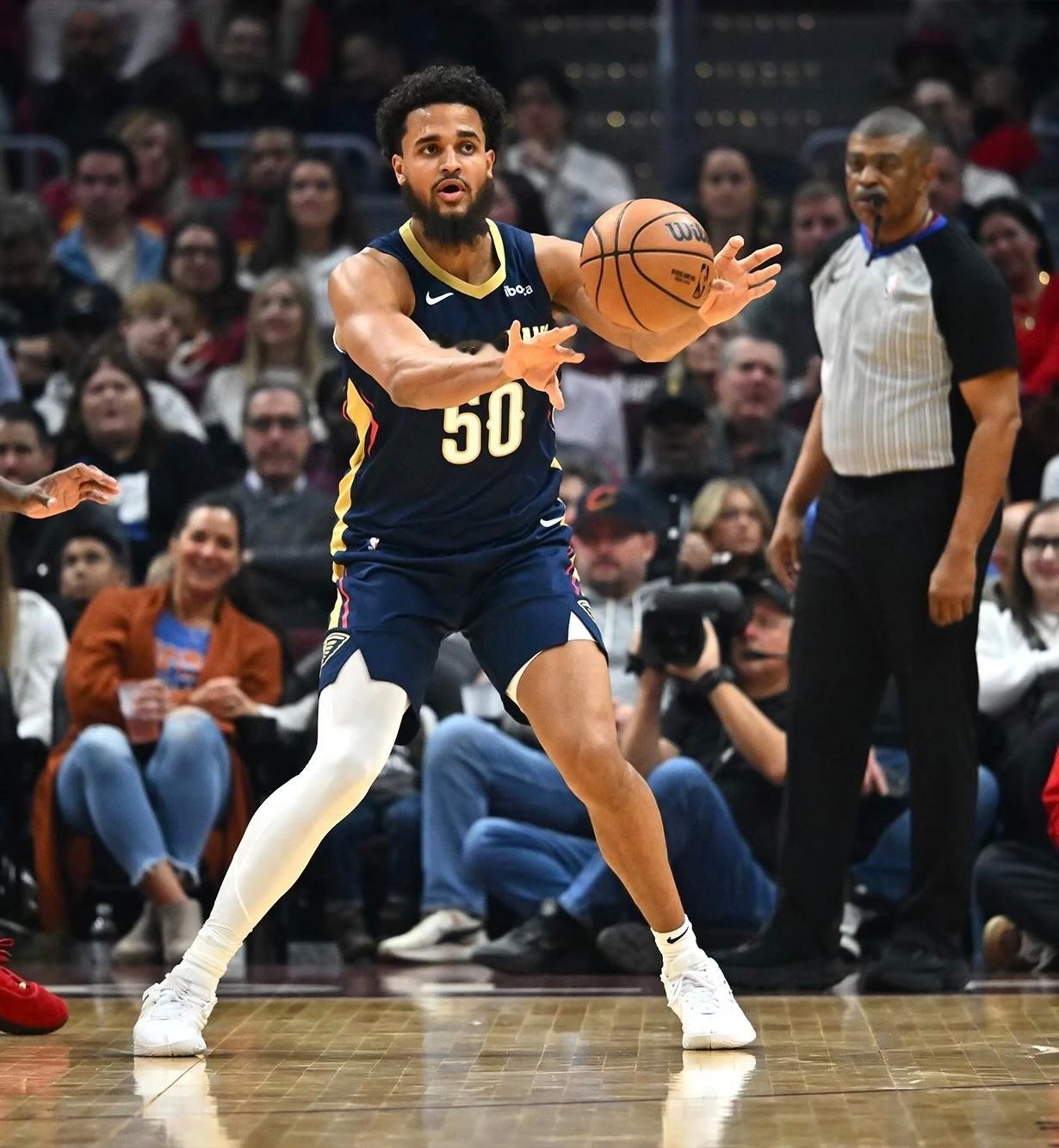 伤兵满营的印第安纳步行者已经通过一份10天困难特例签下雷霆旧将厄尔（JRE）。这