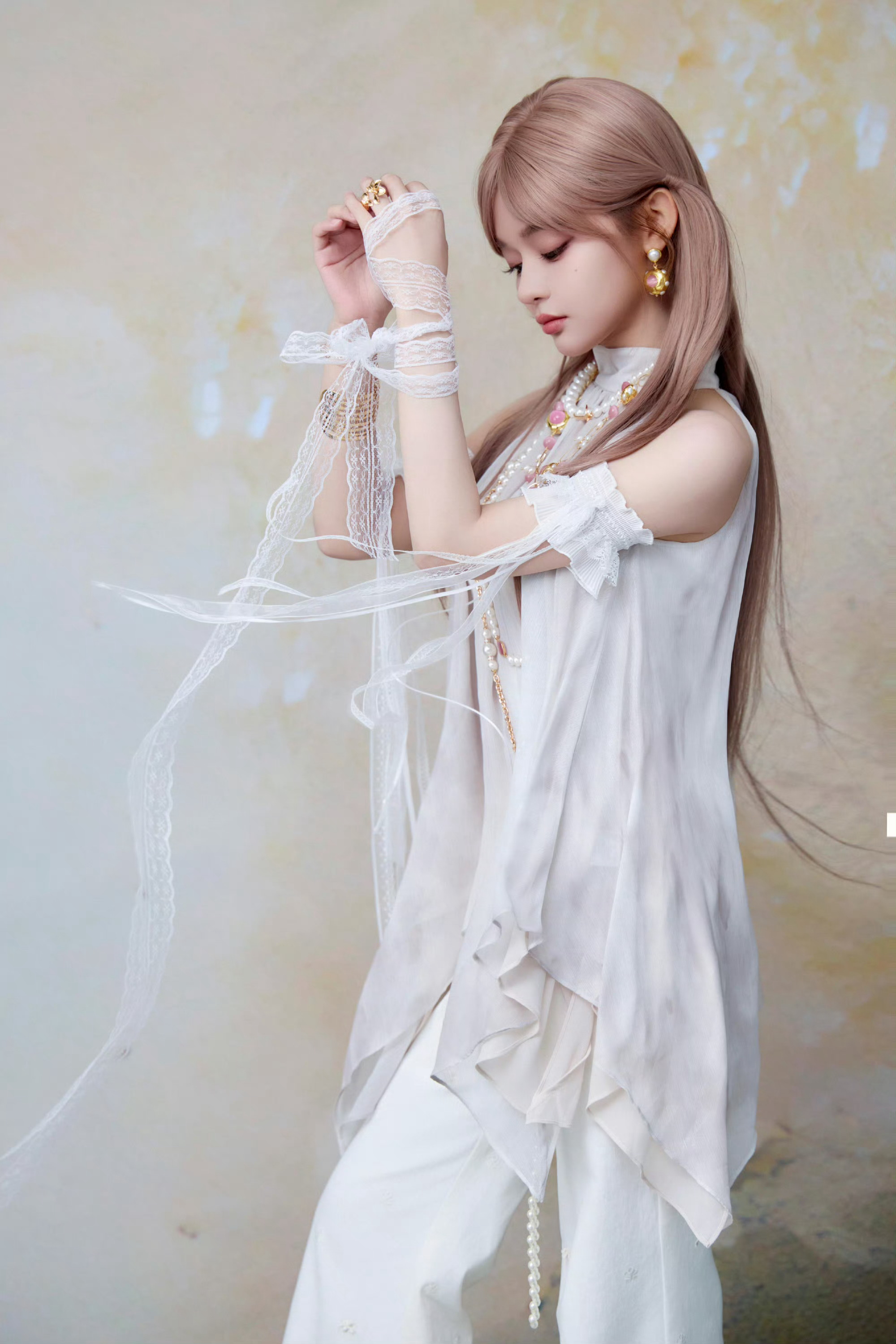 黄霄雲在绿皮火车送高考祝福黄霄雲给列车长女儿送高考祝福黄霄雲人还怪好嘞、在火车上