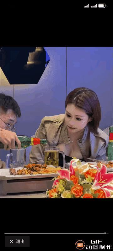 男人心机深，小姨子一脚蹬！
周末相亲，小姨子对相亲男甚为满意。相亲男戴着眼镜，谈
