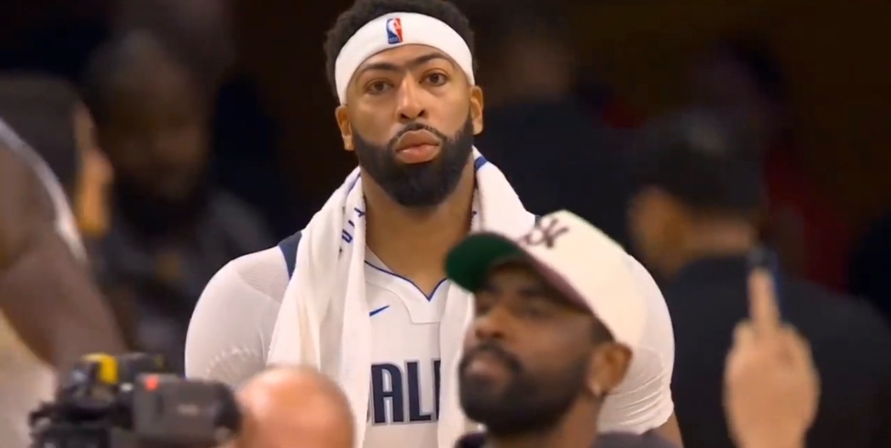 今日复盘 G18 vs独行侠  老友记1.本场艾顿回归，全阵容搭配时八村明显水土