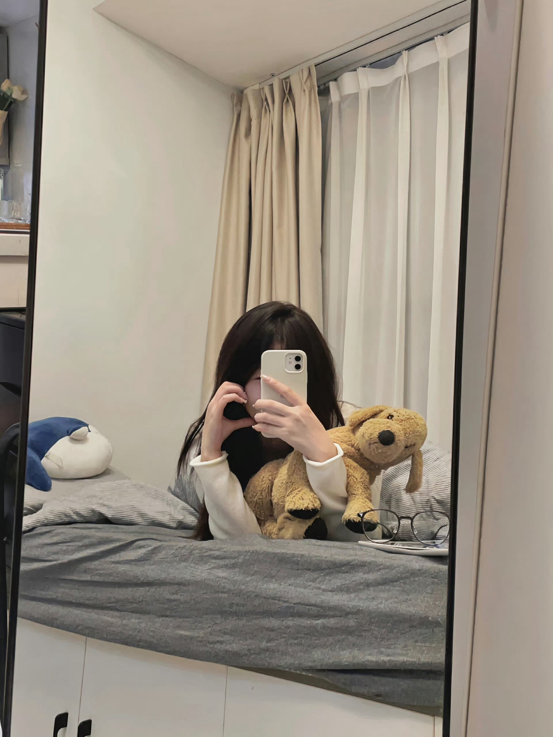 不要在任何人身上找归属感喝安全感 其实一个人挺好，无非就是自由里带点孤独 晚安！