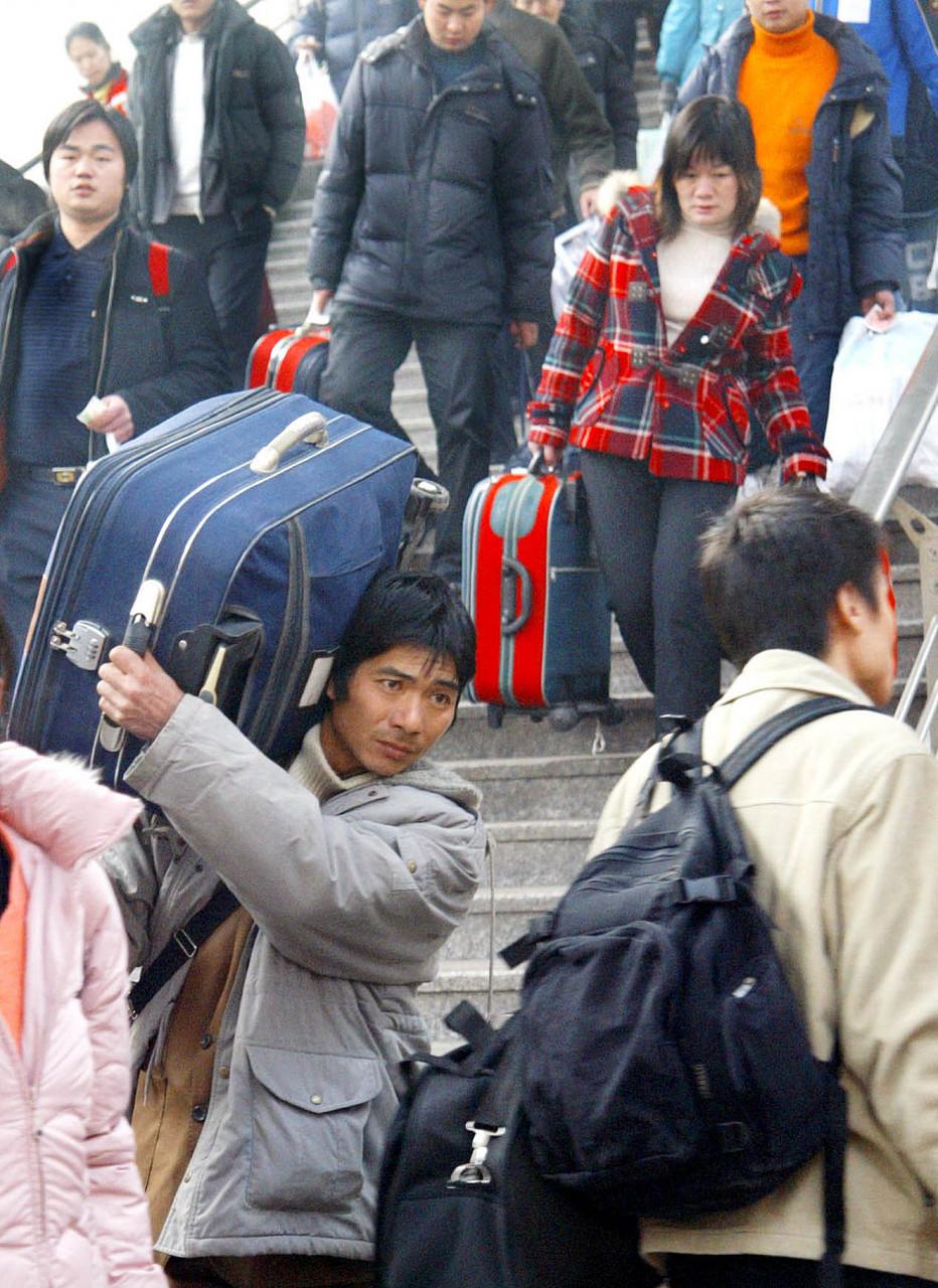 打工人的心里话：不是不想家，是生活太无奈
 
谁都想守着父母妻儿，安安稳稳过日子
