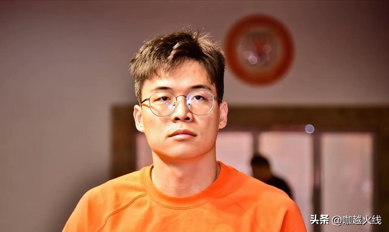 上赛季山东泰山队“国脚”段刘愚从国足主帅（邵佳一）率领的（青岛西海岸队）威风八面