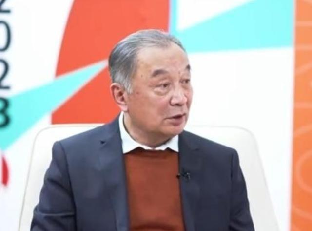 著名教授温铁军发言：乡村小学，几乎都倒闭完了，名义上是县城教育质量好，实际上是迫