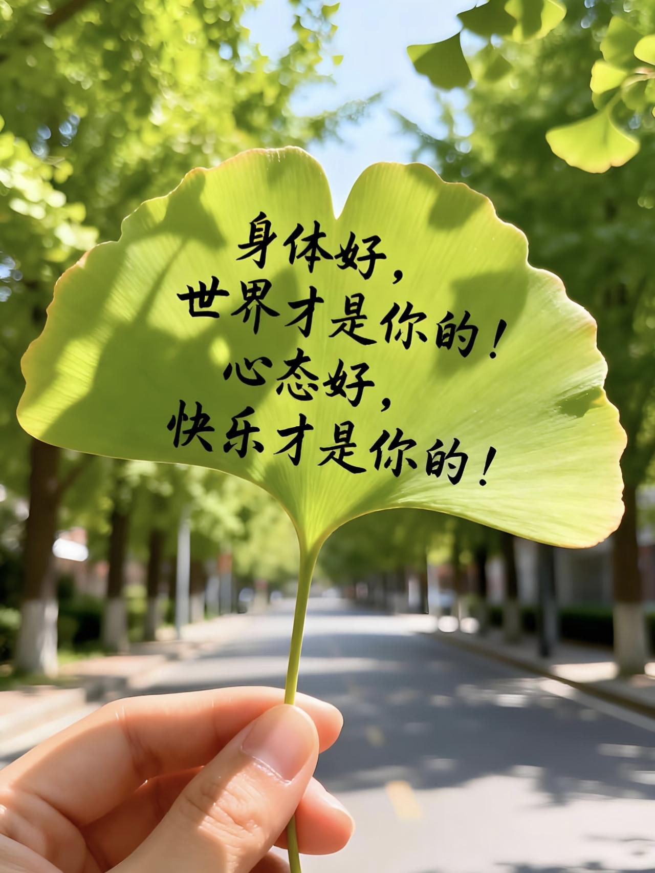 比熬夜还伤身体的日常坏习惯:
吃饭太快、冷水洗头、跷二郎腿、舔嘴唇撕嘴皮、饮料当
