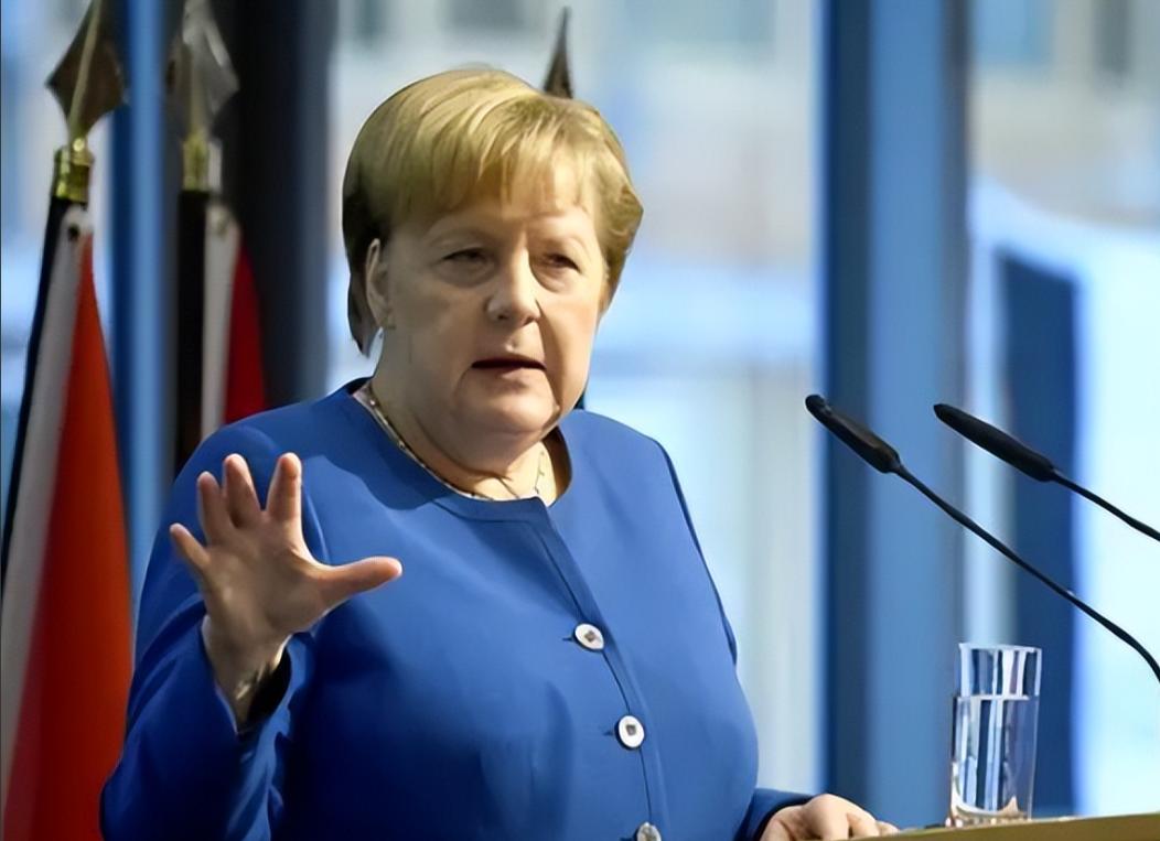 默克尔是德国的罪人吗？这么说吧，默克尔最大的罪过，就是让德国人吃饱喝足了 16 
