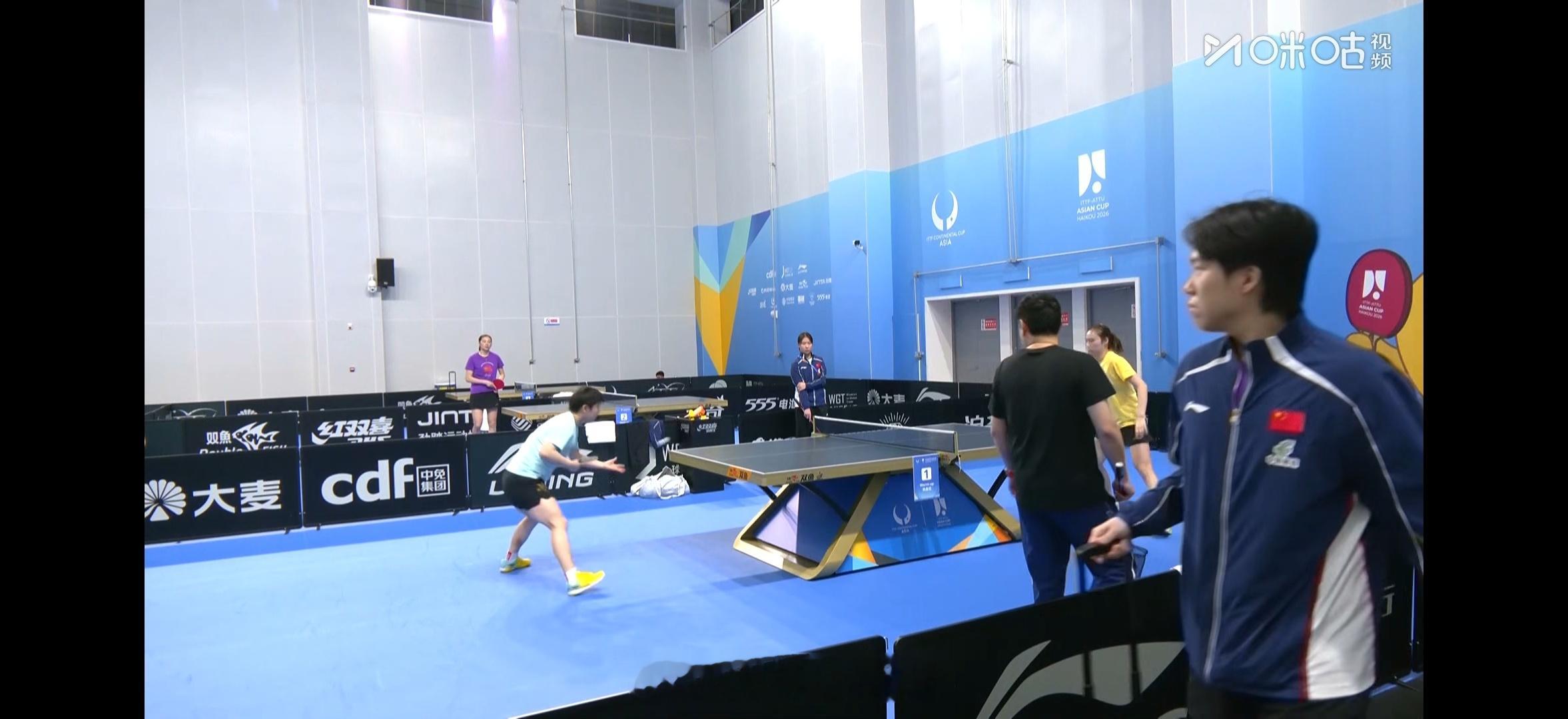 晚场版的交接班要来了吗🥺-真服了咕子把镜头移开干嘛👊🏻👊🏻👊🏻 