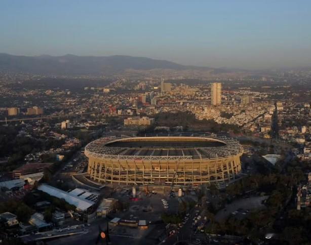 国际足联拒绝了伊朗将世界杯比赛从美国移至墨西哥的请求。 国际足联在一份声明中表示