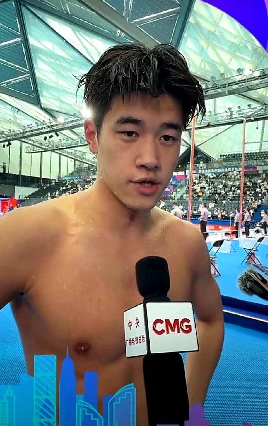 潘展乐说，很荣幸能激励到大家。

深圳的游泳公开赛，他100米自由泳拿了第三，成