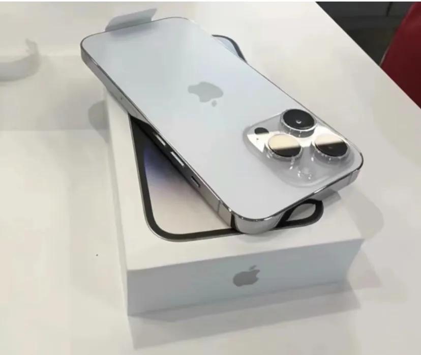 为啥我花近W快换个苹果很多网友就说贵?
我觉得这手机起码能用三四年啊，用这么长时