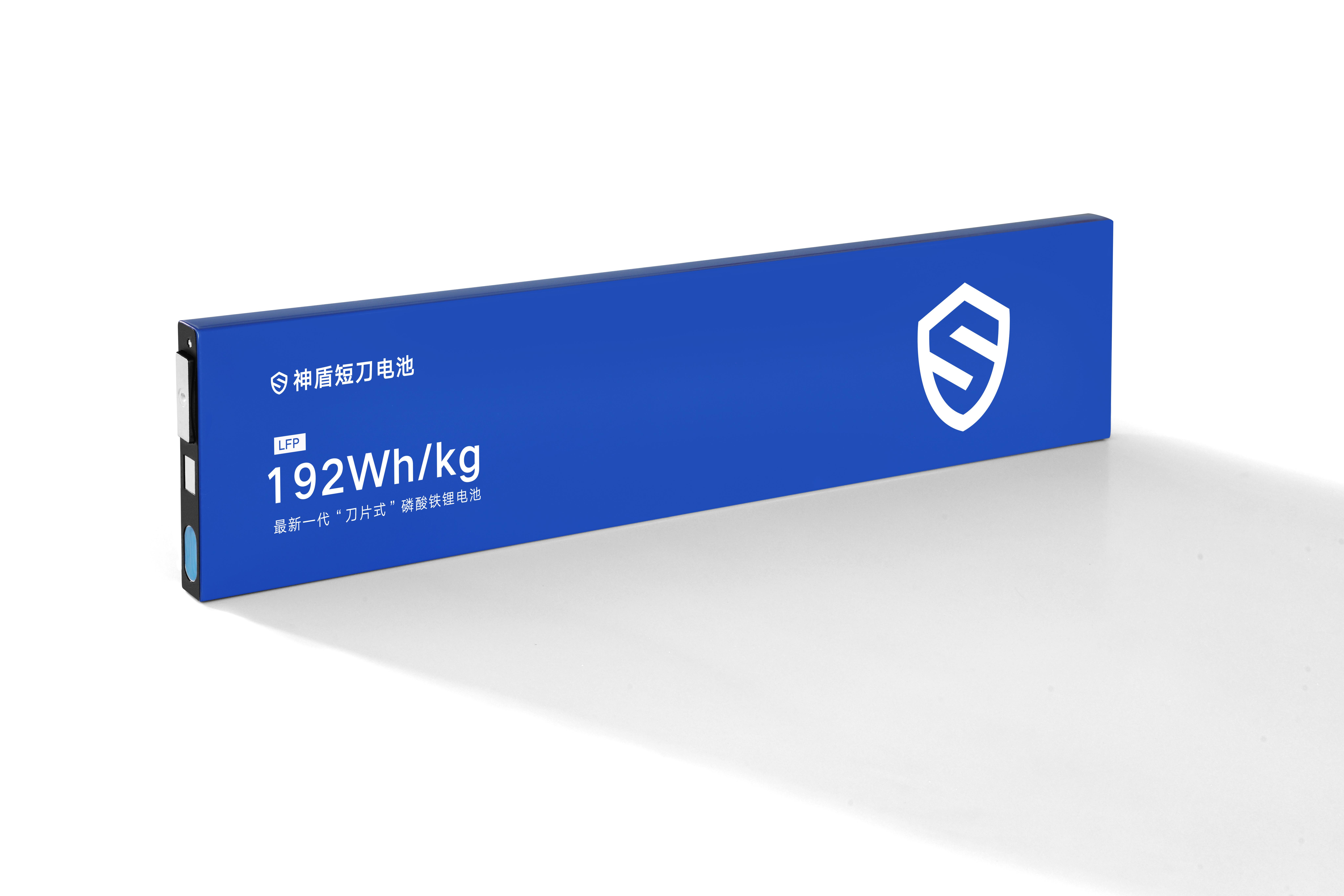 吉利的神盾短刀电池发布啦！580mm的小身材，能量密度却高达192Wh/kg，还