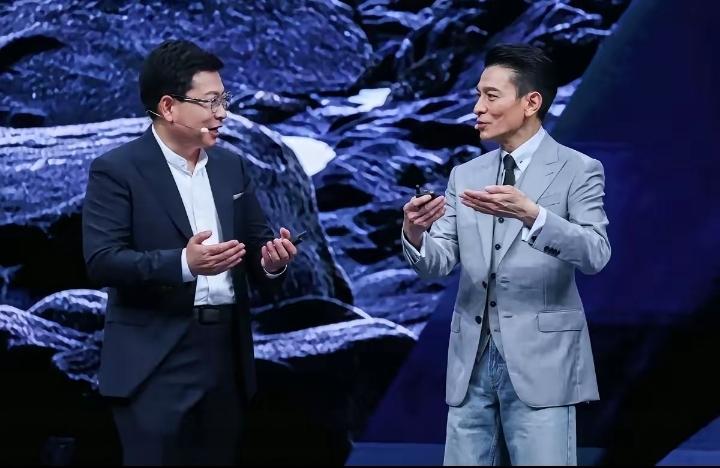 刘德华为了维护自己的良好形象打算豁出去了吗？他出席华为发布会时突然间冒出了一句“
