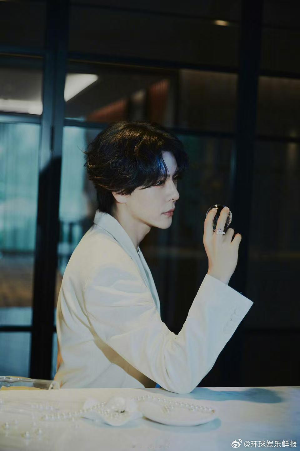 徐海乔的动作逐渐抽象起来 你好星期六谁懂这种反差笑点！原本沉稳帅气的武术演绎，被