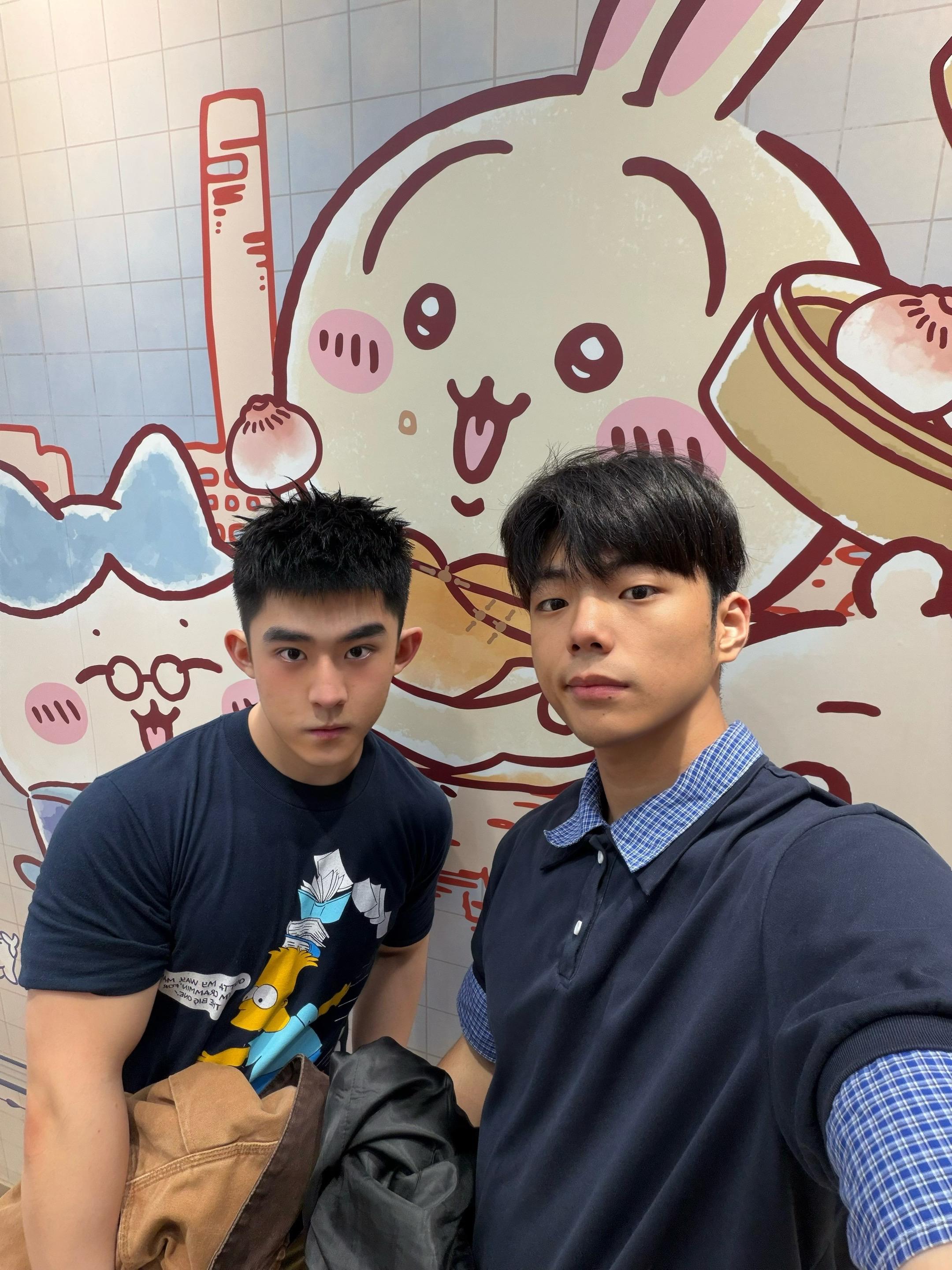 炸毛乌娜娜顺毛羊粑粑。