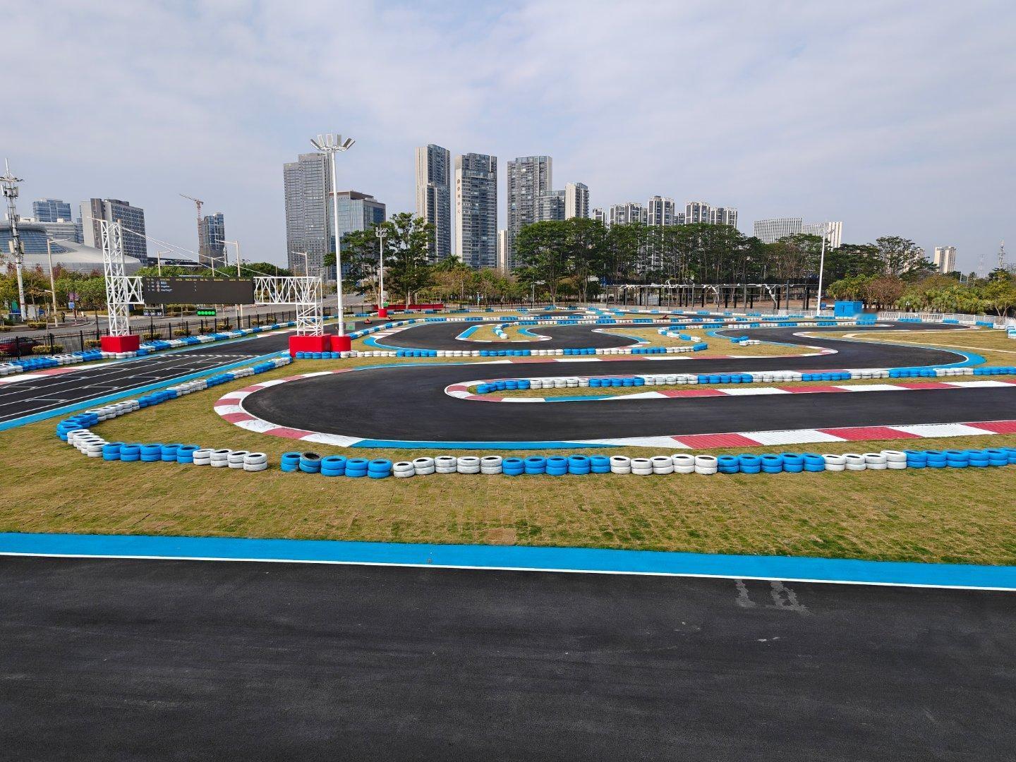 低估了广东人民的赛车热情江门新开了个卡丁车场，排队竟然要三个多小时！我还是等初八