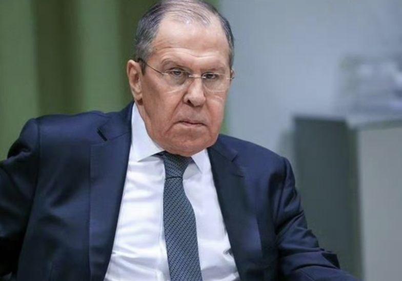 拉夫罗夫说：“如果有人胆敢攻击俄罗斯，我们将予以毁灭性打击。”一时之间有点搞不清