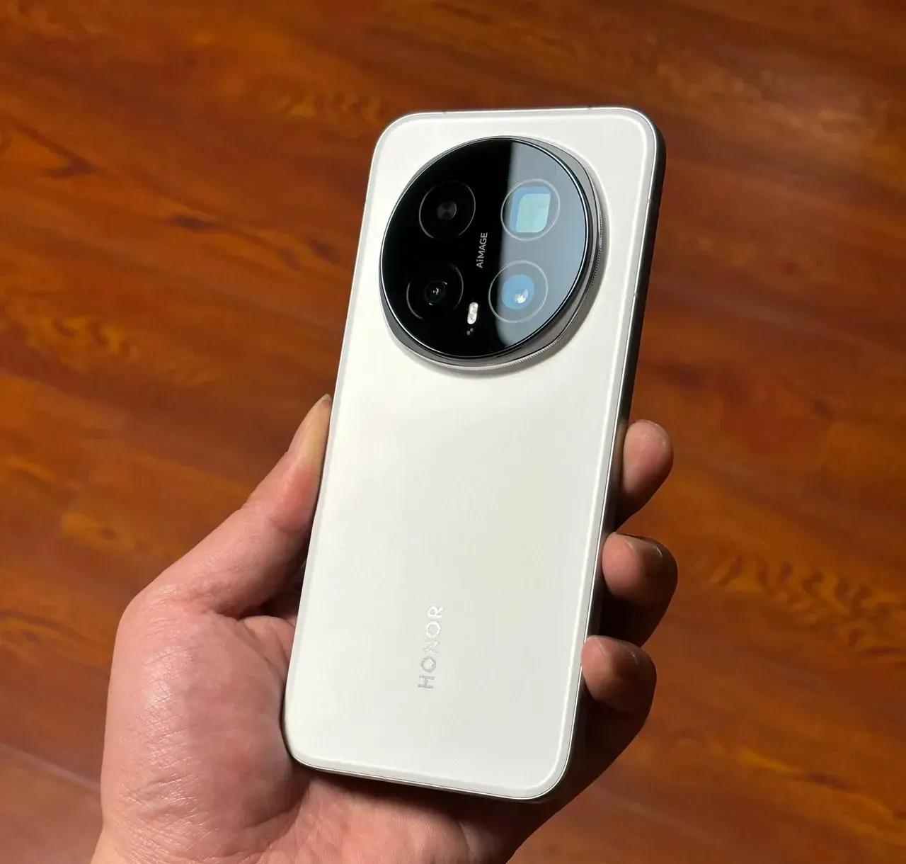 荣耀Magic8 Pro实力封神！被严重低估的年度教科书水桶机
 
上手荣耀Ma