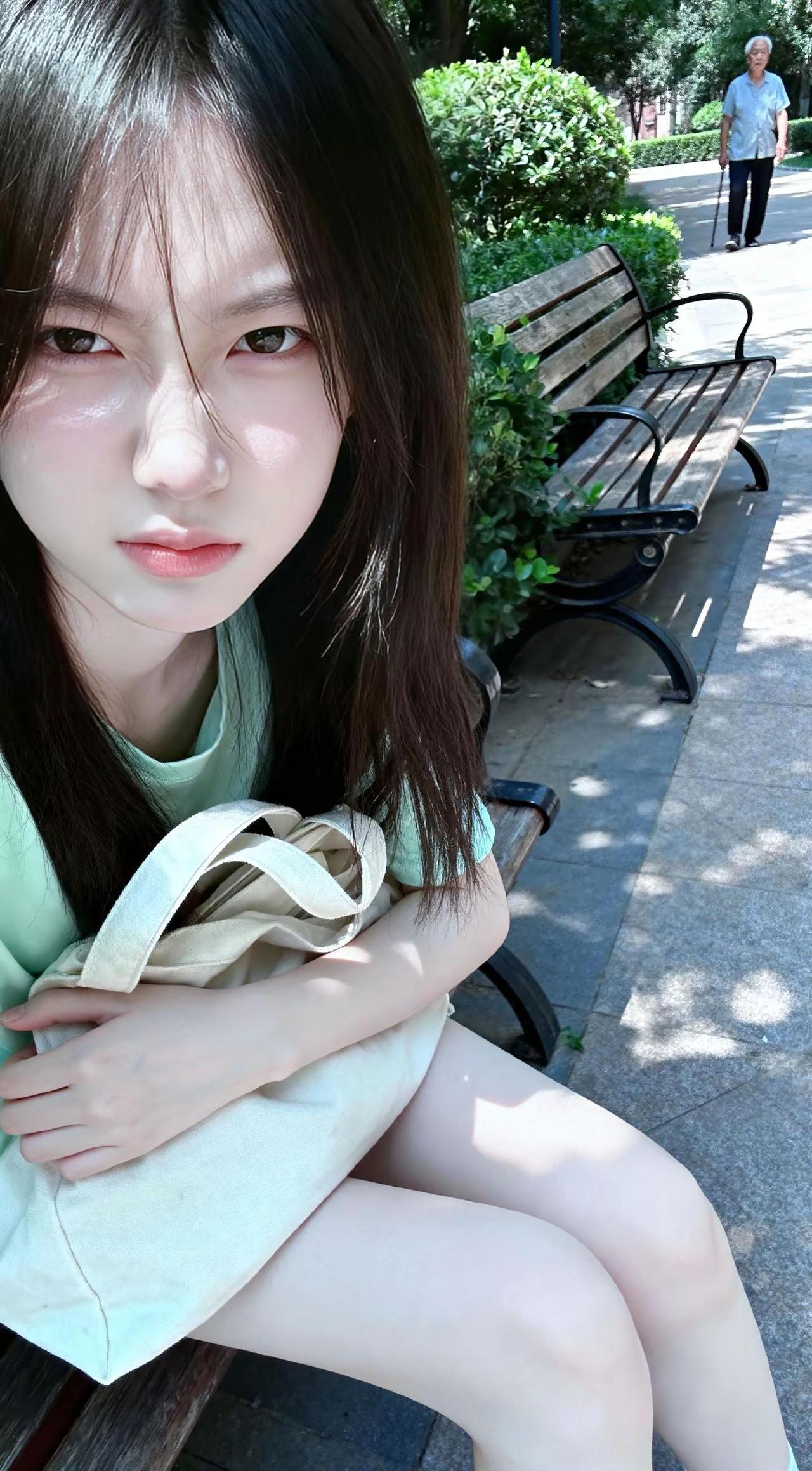 女生拍照姿势 少女感 拍照姿势 甜系女孩 心动的感觉