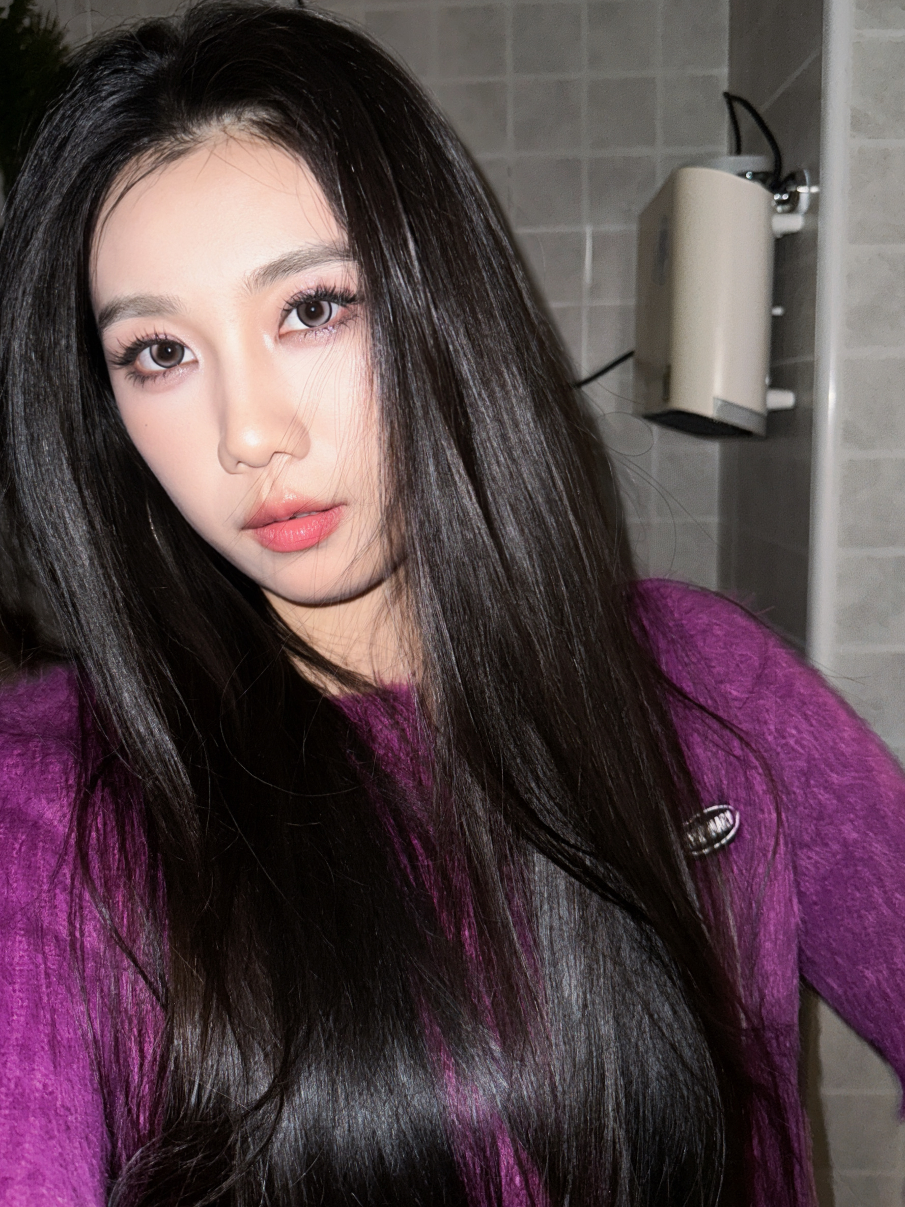 好久没好好化妆手生了要新到的紫色眼影！来个紫色小烟熏💜卷妹的日常卷妹的唠嗑