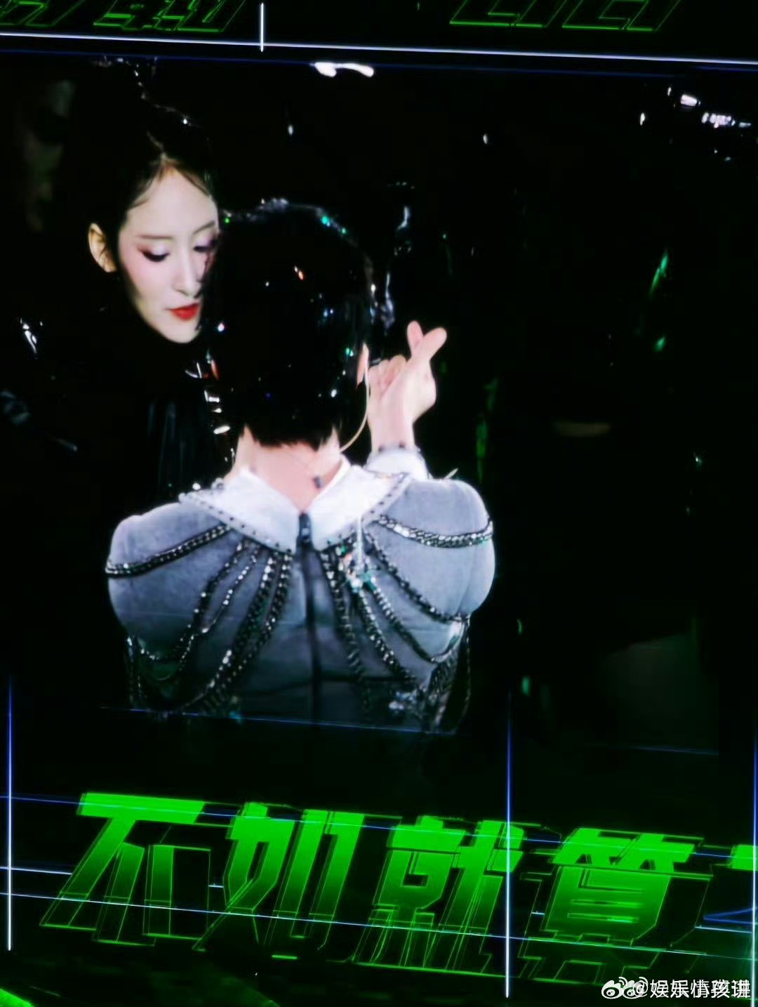 周深俺不中嘞周深郑州第二场解锁方言新梗，中英混搭河南话超接地气，暖心体恤舞者却没