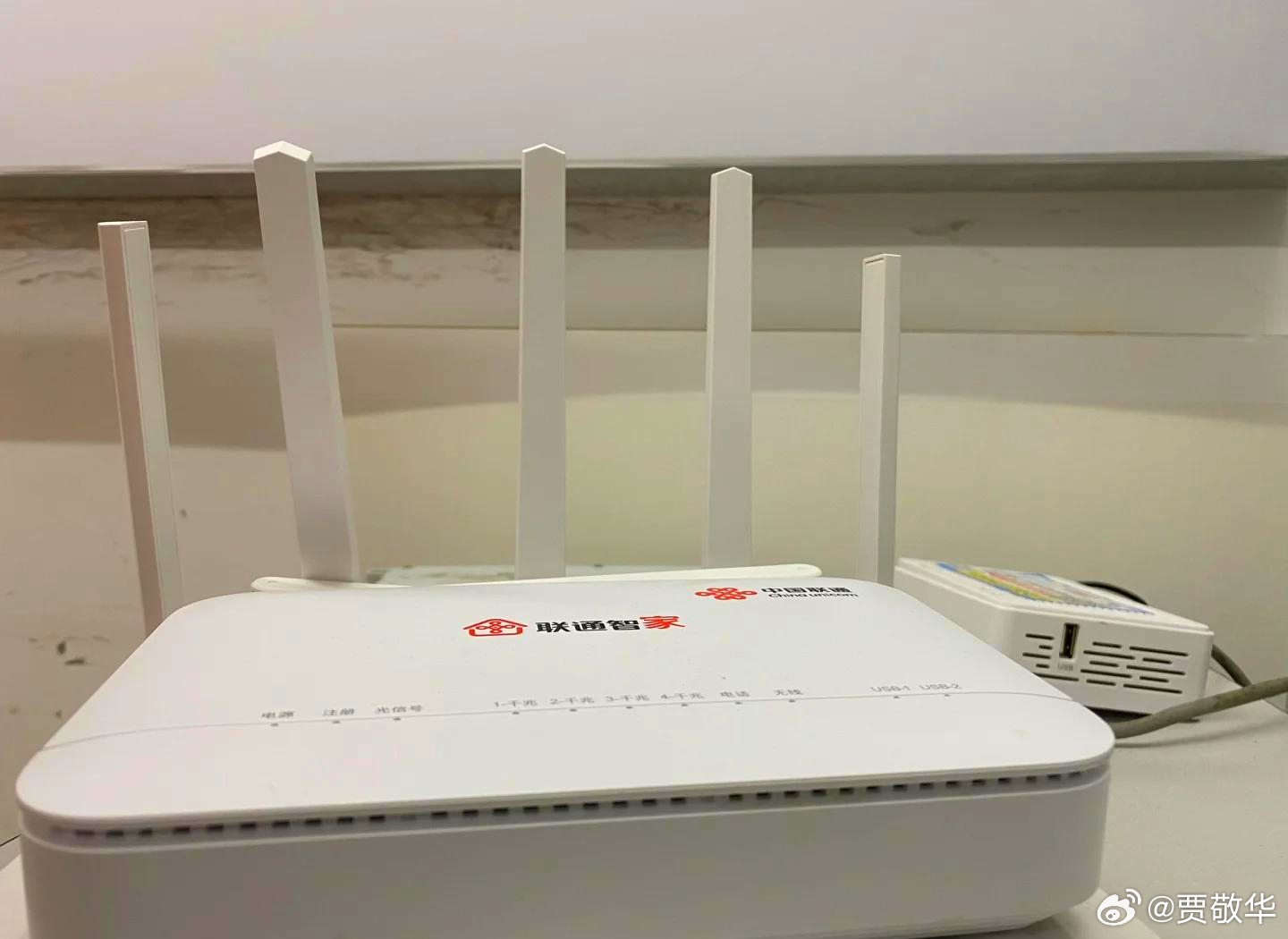 老家邻居刚接到电话，说是免费升级1000M宽带，每月送40G本地流量，只要回复短