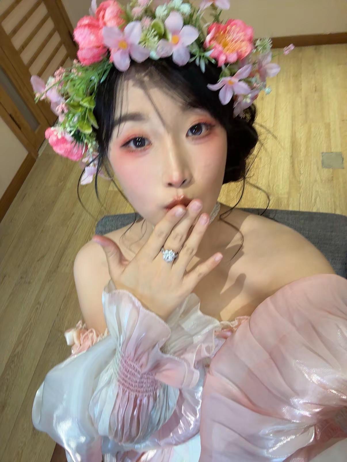 刺猬小姐 去做你觉得轻松开心的事情吧 人生那么长 祝你明媚自由 步履生花粉色系妆