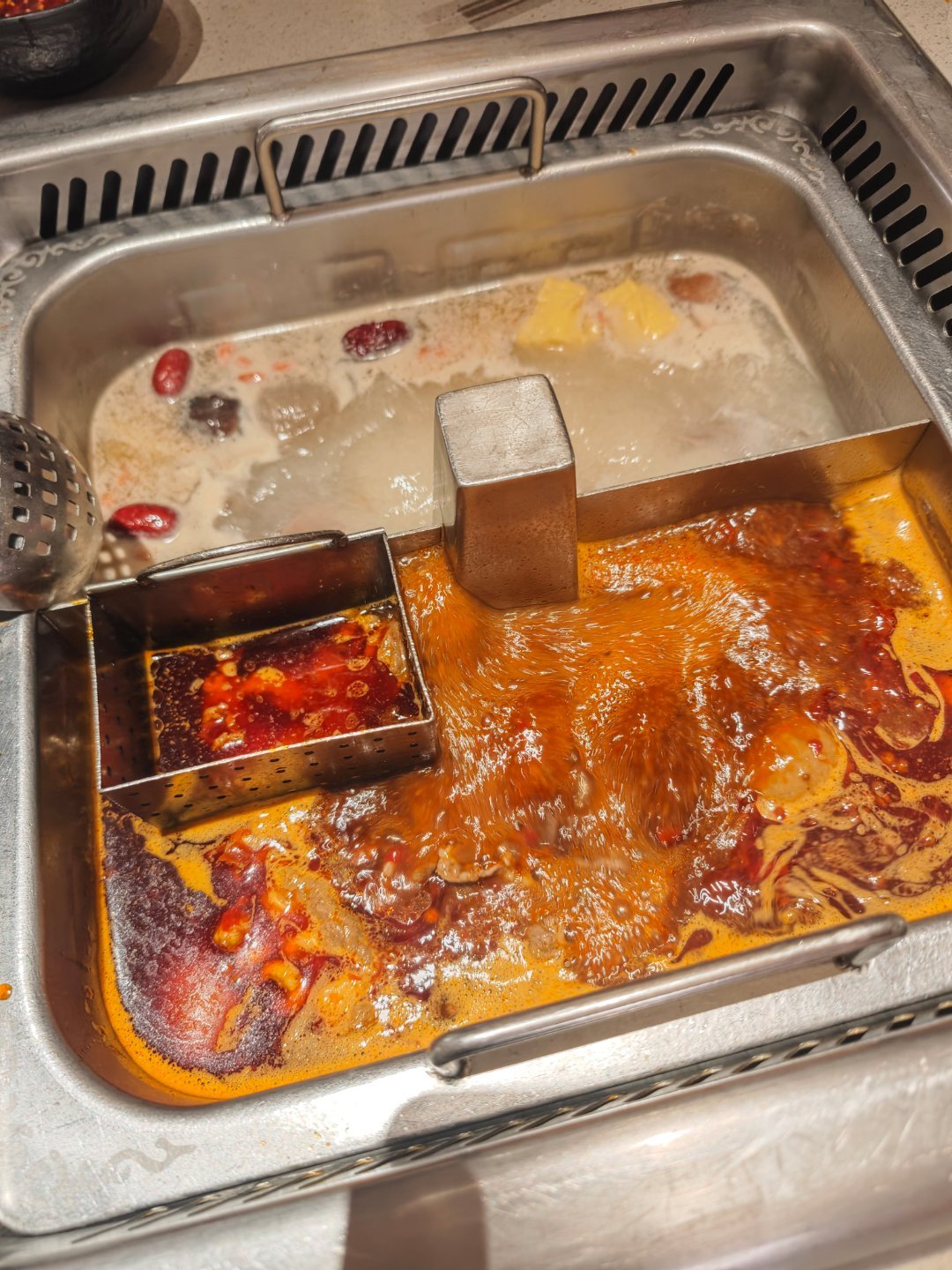 两周前特别想吃滋奇，然后过年前短短一周已经吃了好几回滋奇火锅了，至少之后半年我都