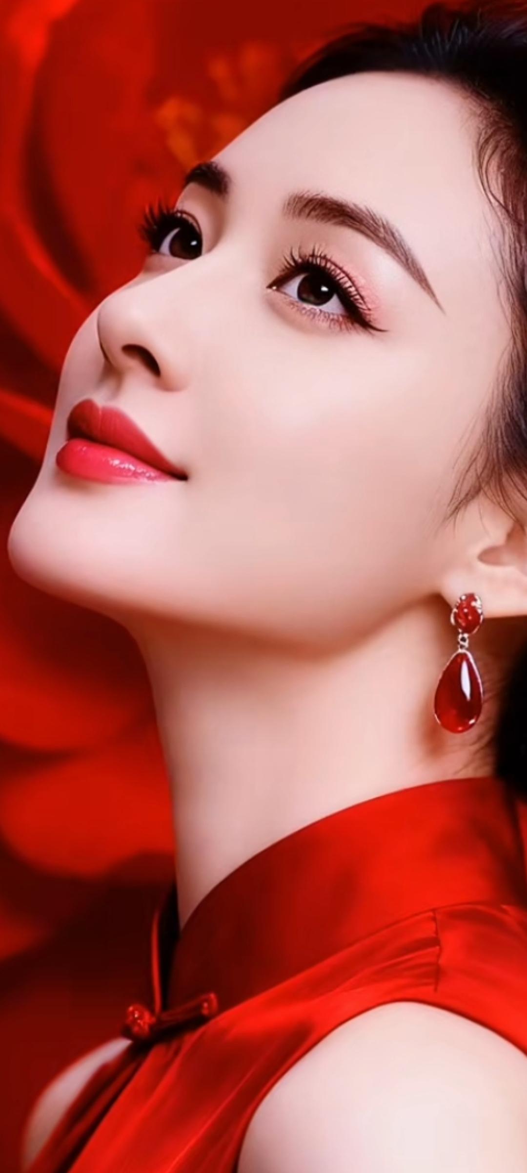 红衣美人，惊艳时光