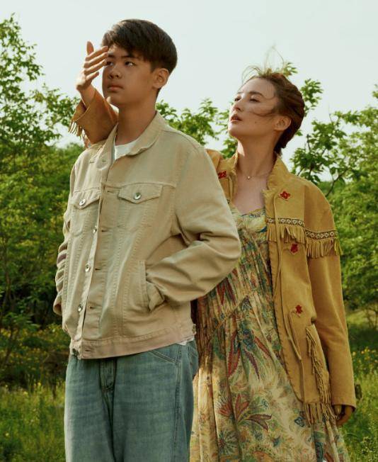 18岁虎虎身高超老爸，壮实挺拔还暖心，学霸人设+优越身形太圈粉～ 