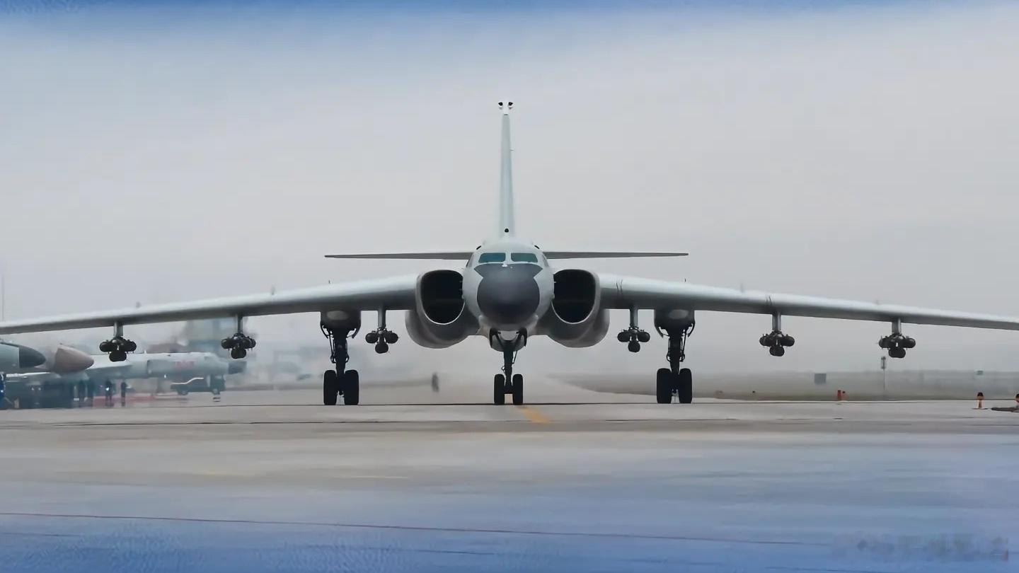 凶狂的战神，重温H-6K外挂航弹。 