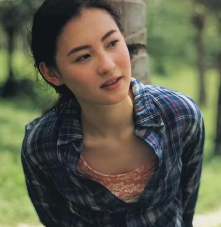 关于张柏芝生下第三个儿子张礼承的缘由，网络上众说纷纭。唯一可以确定的是，张柏芝本
