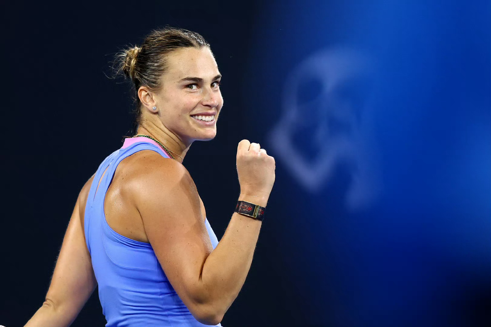 网坛风云  WTA500布里斯班站1/4决赛，世界第一萨巴伦卡以6-3/6-4完