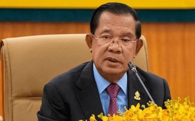 既然选择了美国，那就请坚持到底！我们绝不插手，就要静静看着这出“美式救援”的笑话