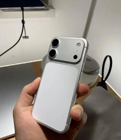 iPhone18这外观你能接受吗？ 数码党速来吃瓜！iPhone18标...