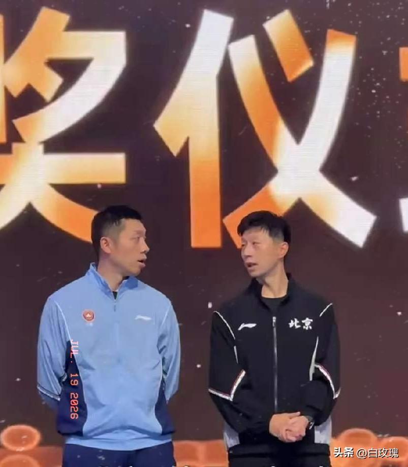 终于明白了，
原来马龙许昕退出国家队，
不是因为他俩实力不行，而是因为想把机会留