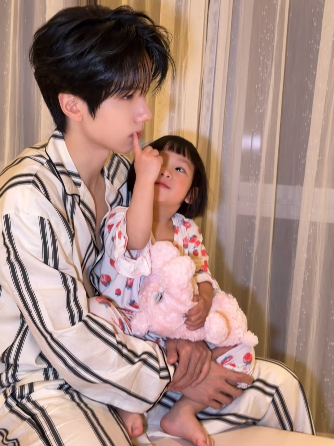 我也想戳小超超的嘴巴🥺 